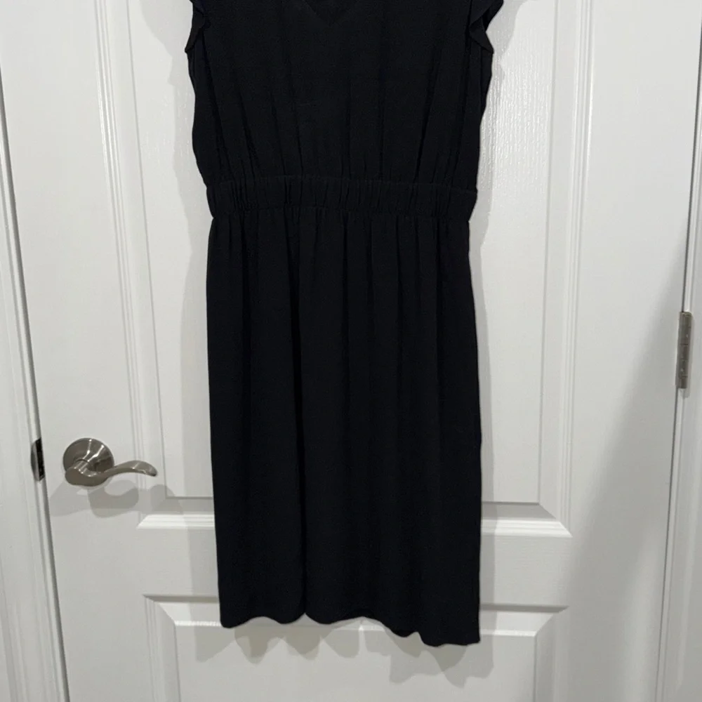 Kate Spade New York black V-neck flutter sleeve smocked waist crepe midi dress 0 - Picture 4 of 5